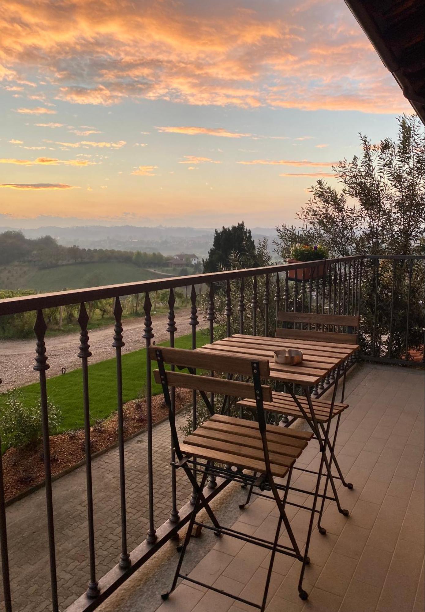 Tenuta Agricola La Cava- Cantina E Agriturismo San Damiano dʼAsti Exterior foto